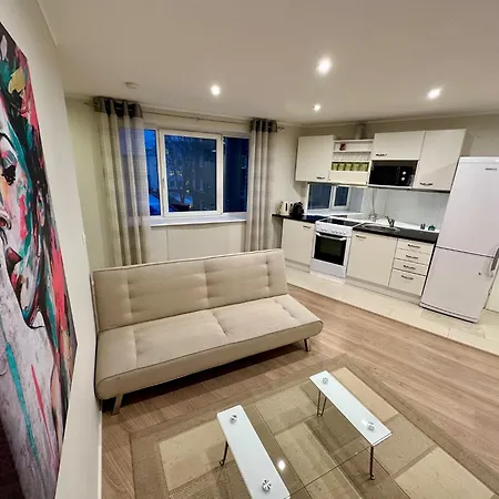 Korter Location With Wide Bath