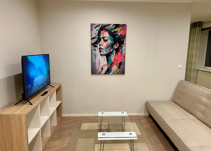 Apartment Location With Wide Bath