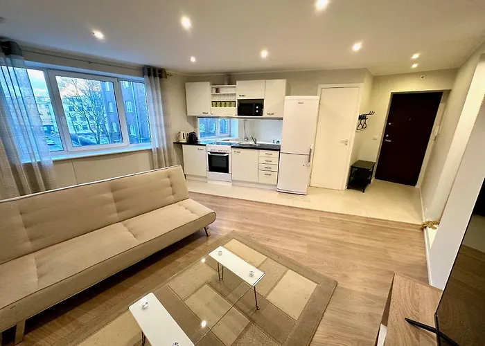 Location With Wide Bath Apartment *