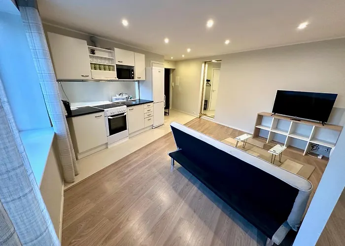 Location With Wide Bath