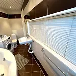 Location With Wide Bath * تالين